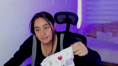 morena_rodriguez_9 online show from January 14, 7:22 pm