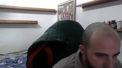 Snapshot of morenoch19 chatting on December 7, 12:29 pm alejo online show from December 7, 12:29 pm
