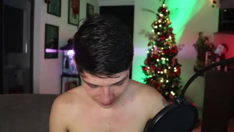 Snapshot of morgan_hiller chatting on December 18, 3:37 am   online show from December 18, 3:37 am