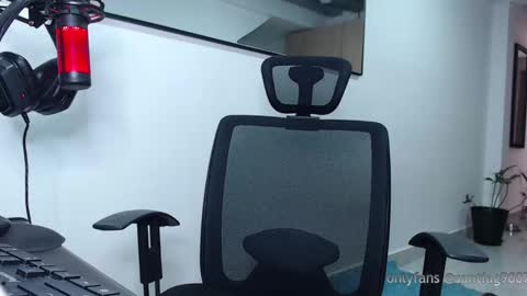 chris online show from October 5, 1:19 pm