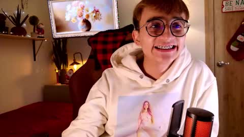 Mr Evans online show from November 24, 5:11 pm