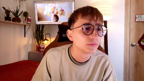 Mr Evans online show from November 30, 4:36 pm