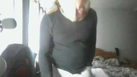 mr_i_ online show from February 26, 10:18 am