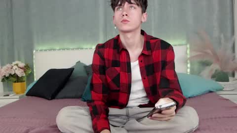 Kris online show from February 17, 8:27 pm