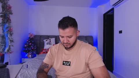 MIKEE online show from December 23, 3:02 am