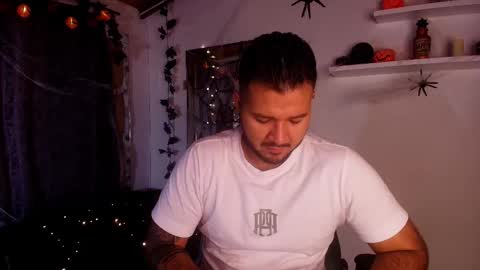 Snapshot of mr_mikee_ chatting on October 15, 3:10 am MIKEE online show from October 15, 3:10 am