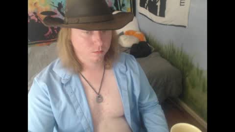 mr_strawberry online show from March 24, 6:36 pm