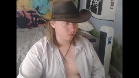 mr_strawberry online show from April 5, 6:27 pm