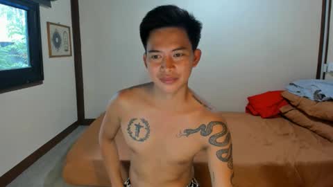 Snapshot of mr_swe3t0oth chatting on September 23, 1:32 am KYLE online show from September 23, 1:32 am