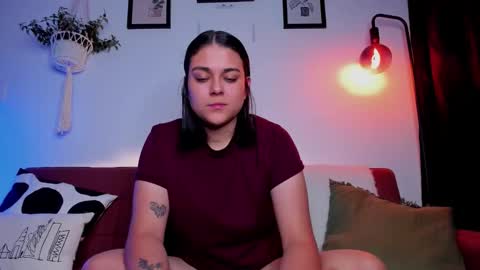 Laura online show from November 5, 11:07 pm