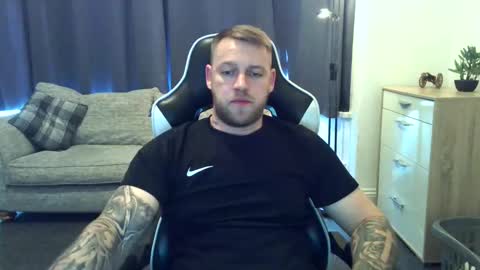 mrengland86566 online show from March 7, 9:31 am