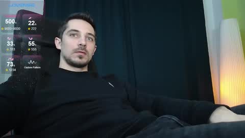 Snapshot of mrgreeneyes01 chatting on February 21, 7:21 pm juan luis online show from February 21, 7:21 pm