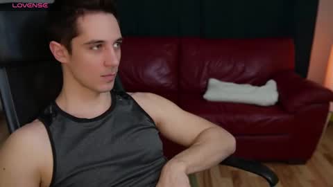 Snapshot of mrgreeneyes01 chatting on March 4, 6:58 am juan luis online show from March 4, 6:58 am