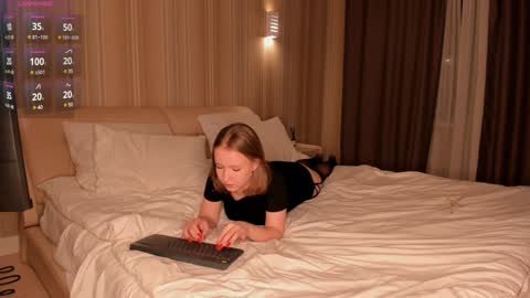 Eva 3 online show from December 16, 5:11 pm