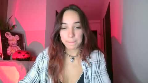 ms_sophiee online show from November 5, 8:33 pm