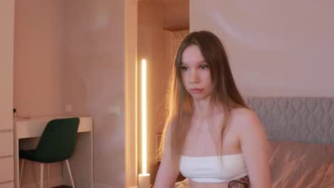 Snapshot of msaura chatting on October 17, 7:12 am Svetlana online show from October 17, 7:12 am