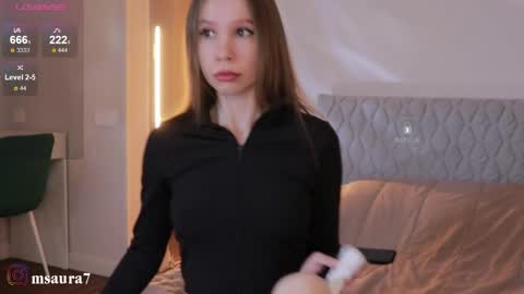 Snapshot of msaura chatting on October 9, 5:13 am Svetlana online show from October 9, 5:13 am