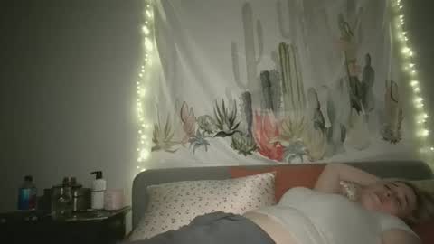 msclairewhatever online show from December 5, 8:02 am