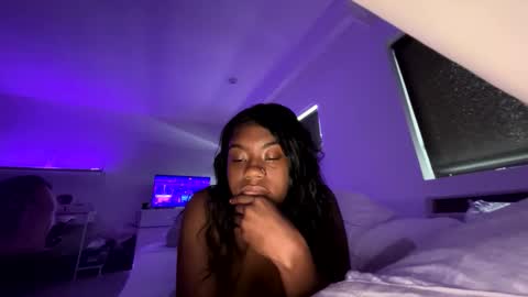mskitty000 online show from May 6, 8:26 pm