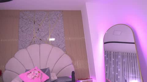 Manuela  online show from March 19, 3:23 am