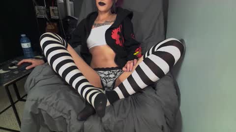 MsVioletx online show from April 15, 6:50 am