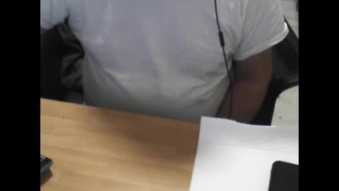 Snapshot of mtwpaul chatting on March 11, 7:35 am mtwpaul online show from March 11, 7:35 am