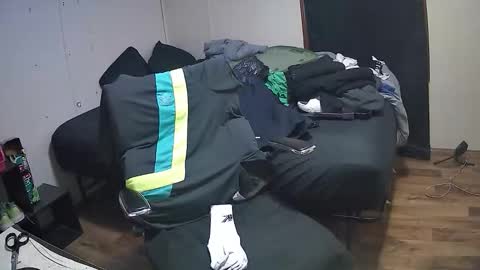 Muffdiver online show from March 30, 10:59 am