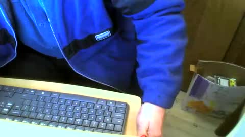 Snapshot of muller520 chatting on February 17, 5:34 pm muller520 online show from February 17, 5:34 pm