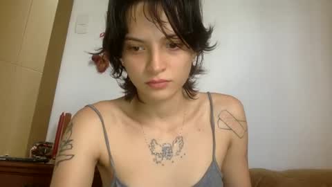 Snapshot of munchi_ chatting on December 5, 3:23 pm online show from December 5, 3:23 pm