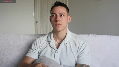 muscle_king_cum online show from July 13, 1:36 pm