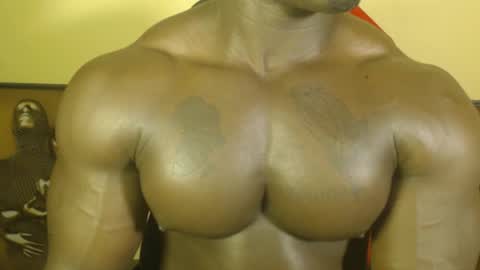 musclegod23 online show from March 7, 12:37 am