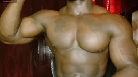 musclegod23 online show from May 23, 12:06 am