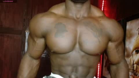 musclegod23 online show from April 3, 1:45 am