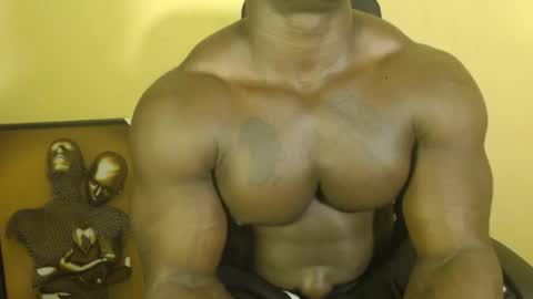 musclegod23 online show from March 11, 1:16 am