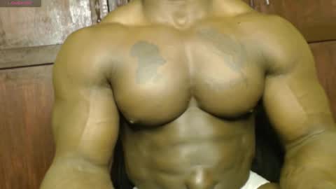 musclegod23 online show from September 19, 11:03 am