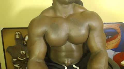 musclegod23 online show from March 12, 10:07 pm