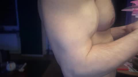 Snapshot of musclehair3 chatting on February 10, 7:17 pm musclehair3 online show from February 10, 7:17 pm