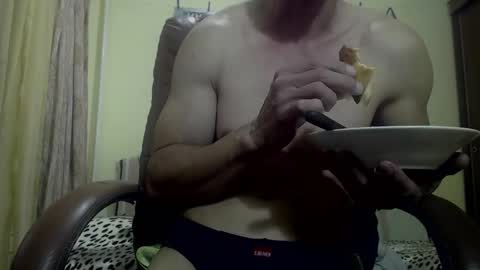 Snapshot of musculargod chatting on October 12, 7:27 pm SexyMuscled online show from October 12, 7:27 pm