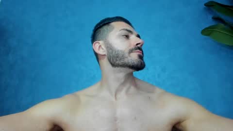 muscularmaster onlyfans online show from April 18, 9:48 pm