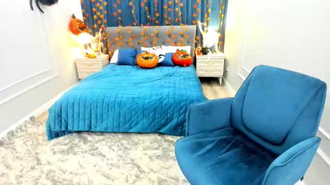 Snapshot of museofheart chatting on October 11, 3:33 am museofheart online show from October 11, 3:33 am