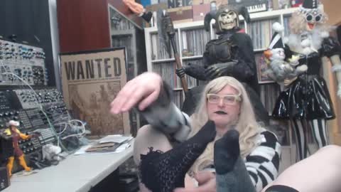 Muziknerd online show from January 3, 12:54 am