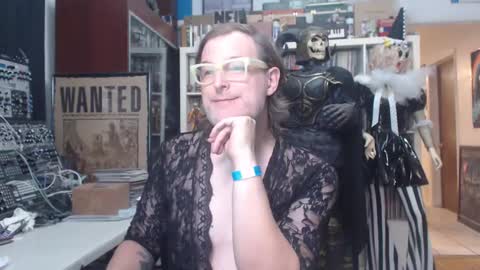 Muziknerd online show from October 19, 10:53 am