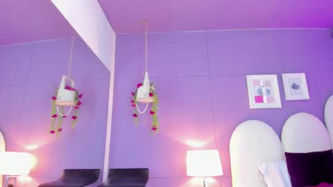 my_aleja_ online show from October 1, 12:48 pm