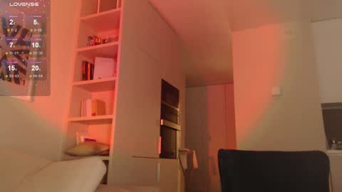 Hannah  welcome  online show from February 19, 6:21 pm