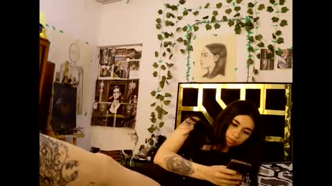 Snapshot of myagosling13 chatting on September 22, 6:45 pm miagosling NTMU Dont forget follow me online show from September 22, 6:45 pm
