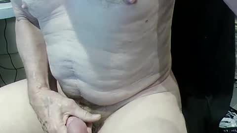 Snapshot of mycanadianhardguy chatting on February 13, 12:21 pm Top8Incher online show from February 13, 12:21 pm