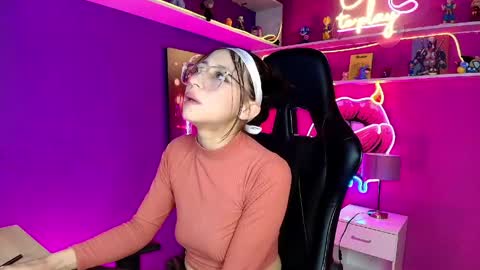 Milly Cute online show from April 12, 7:45 am