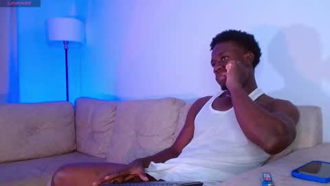 Mylo Wallace  online show from February 26, 3:10 am