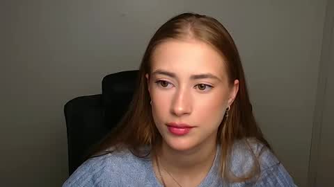 Emelie online show from September 26, 11:40 am