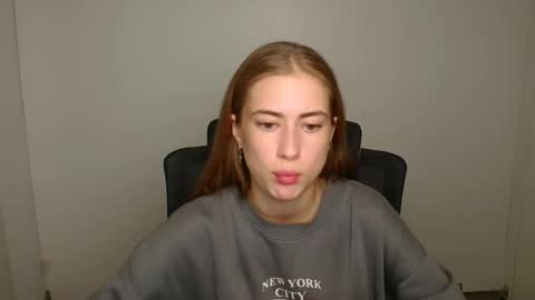 Emelie online show from October 21, 11:26 am